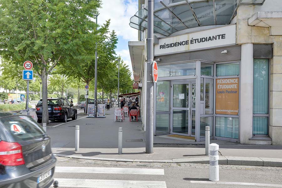 LOGIFAC résidence étudiante Pasteur Rouen entrée côté rue