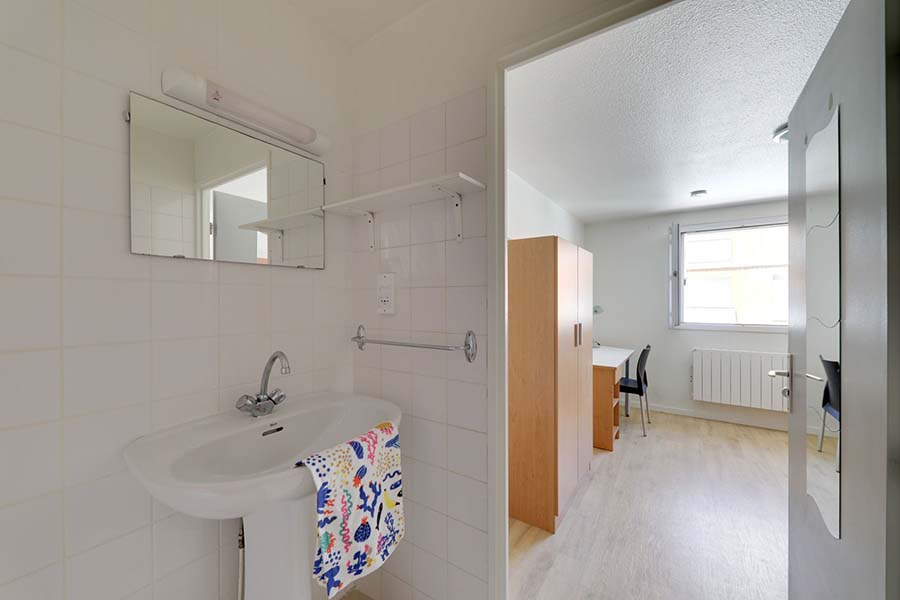 LOGIFAC résidence étudiante Anthoard Grenoble salle de bain