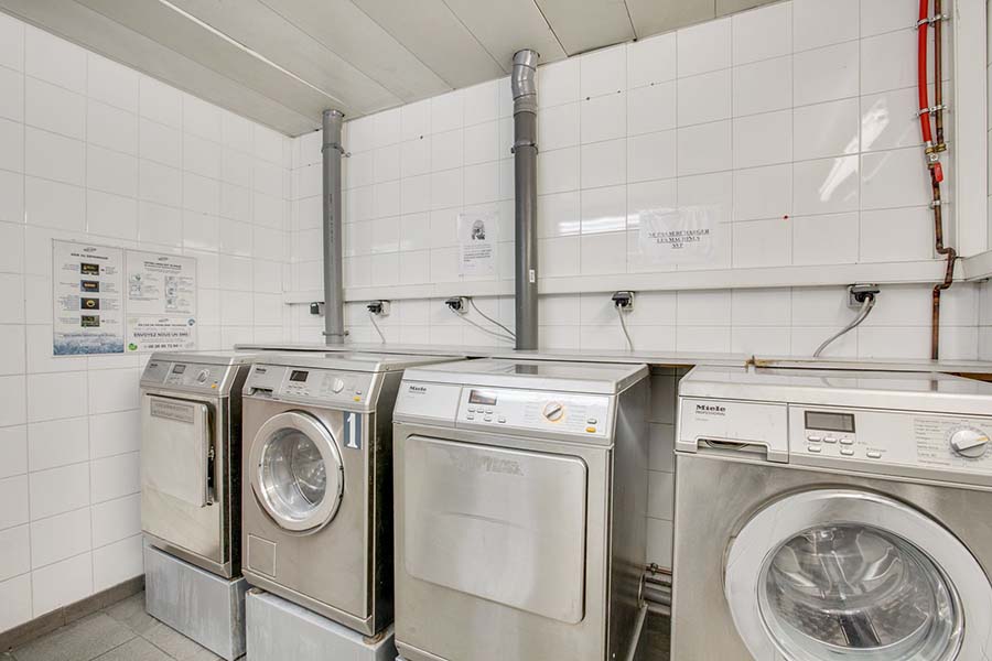 LOGIFAC résidence étudiante Porte de Montmartre vue Paris laverie