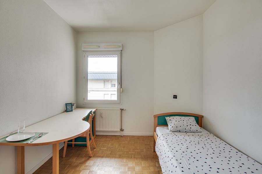 LOGIFAC résidence étudiante Porte de Montmartre vue Paris chambre