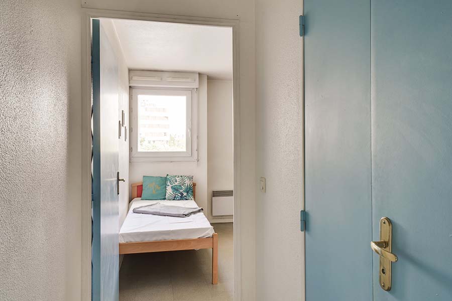 LOGIFAC résidence étudiante Saint-Mandéen Paris lit